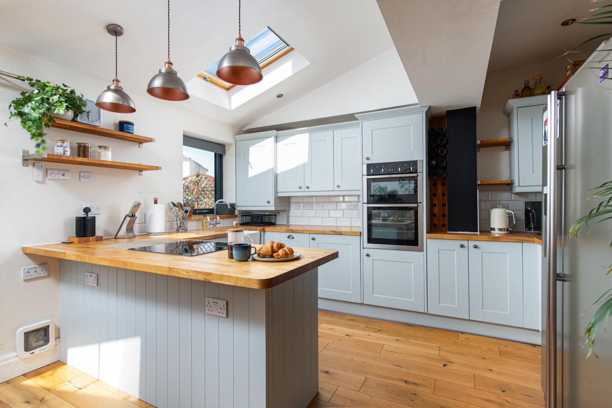 Charming Family Home With Stoves, Garden & Parking Bristol Eksteriør bilde
