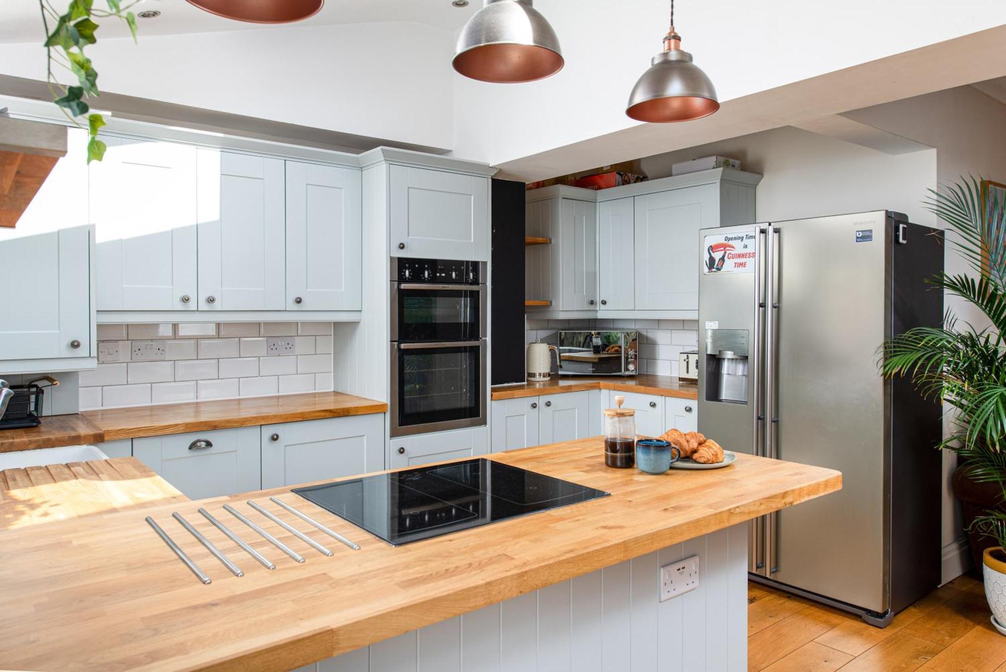 Charming Family Home With Stoves, Garden & Parking Bristol Eksteriør bilde