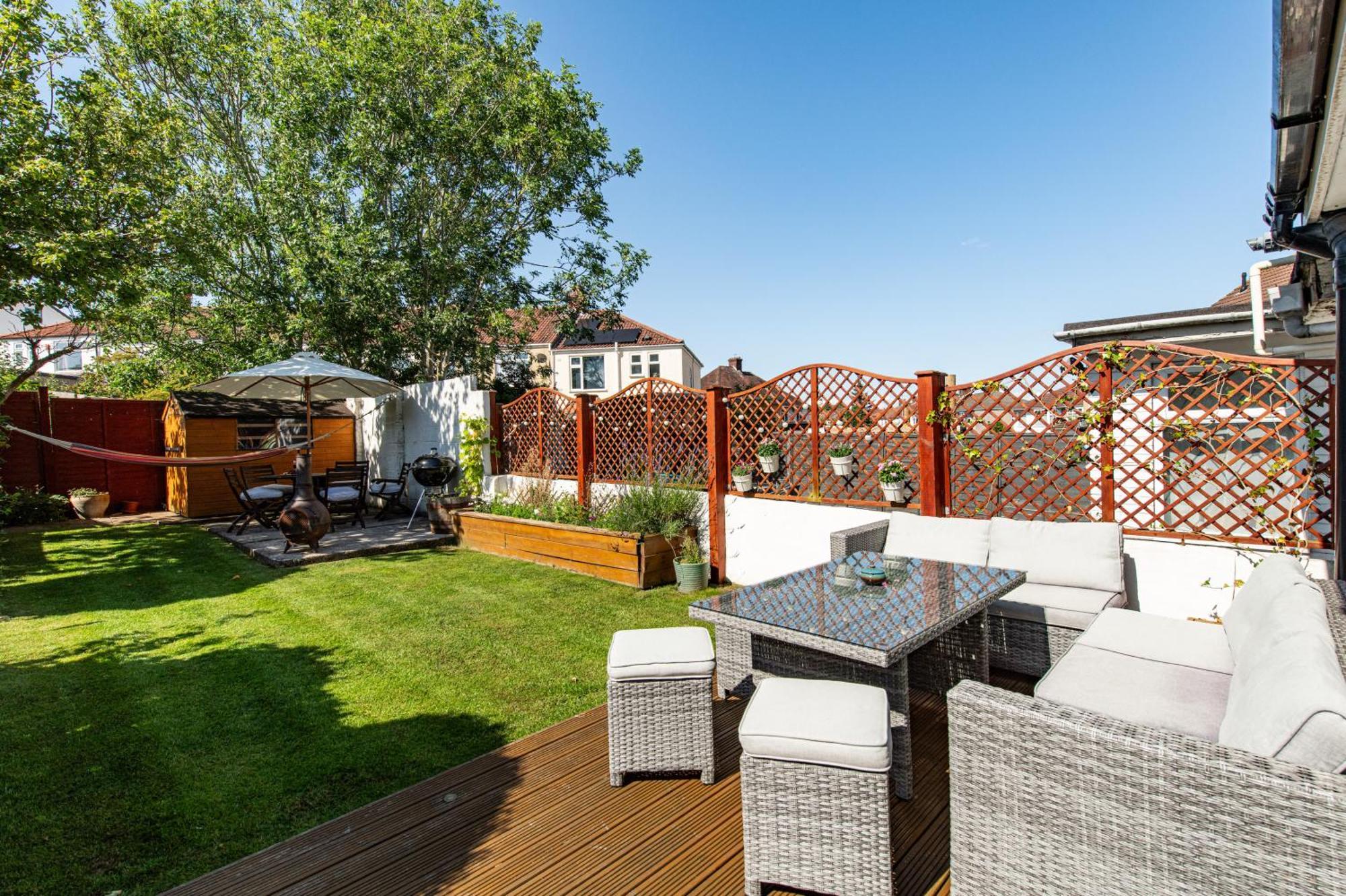 Charming Family Home With Stoves, Garden & Parking Bristol Eksteriør bilde