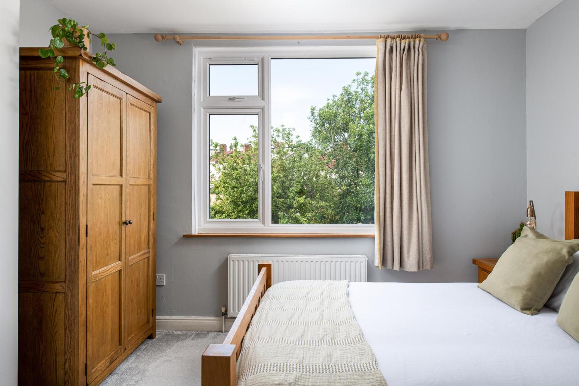 Charming Family Home With Stoves, Garden & Parking Bristol Eksteriør bilde